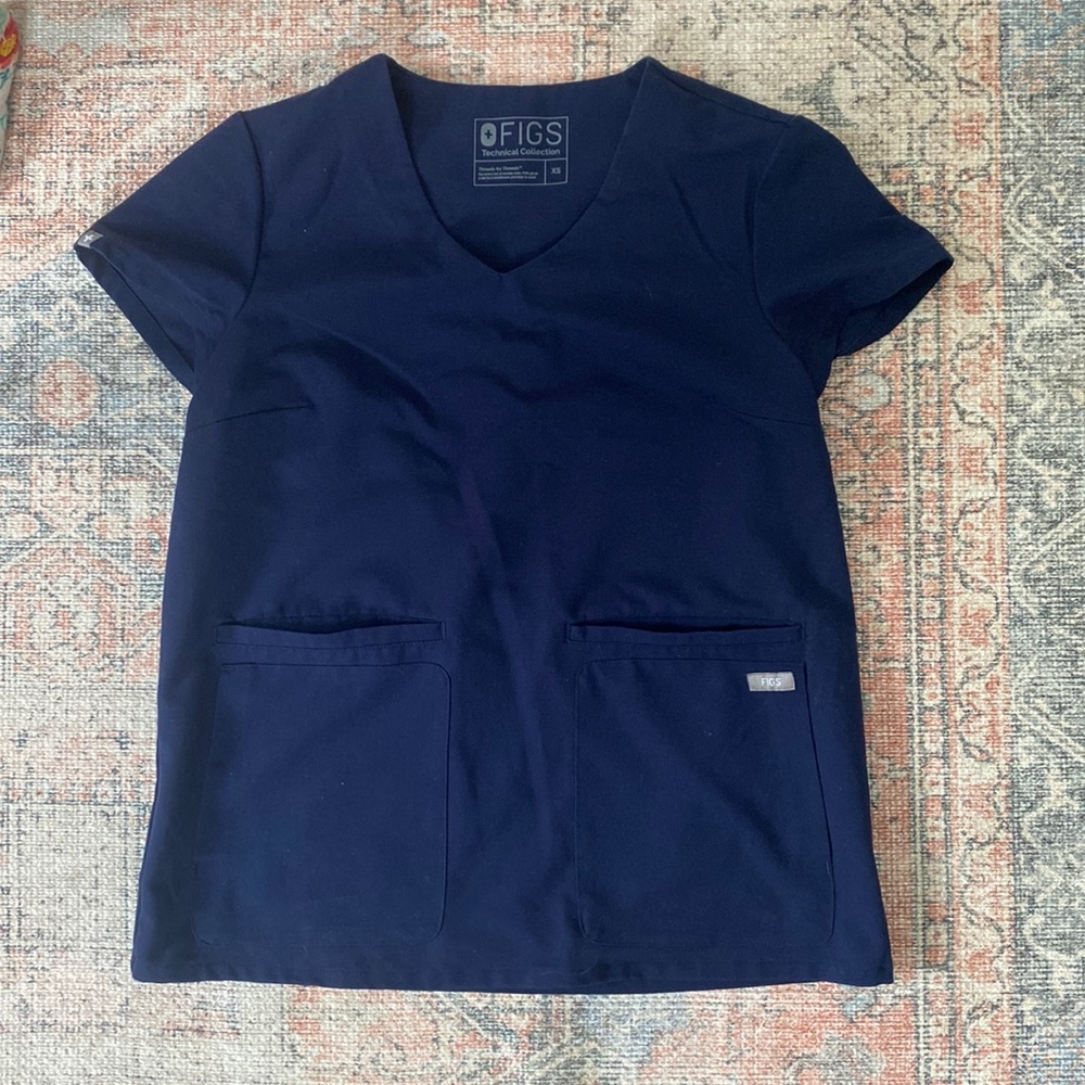 Women’s Figs Scrub Top